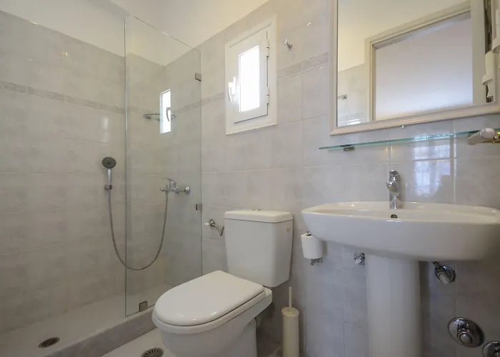 Blue Sky Summer Hotel