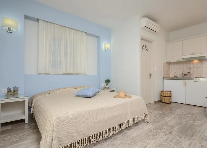 Blue Sky Summer מלון